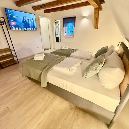 Sali Homes- Penthouse Apartamento *